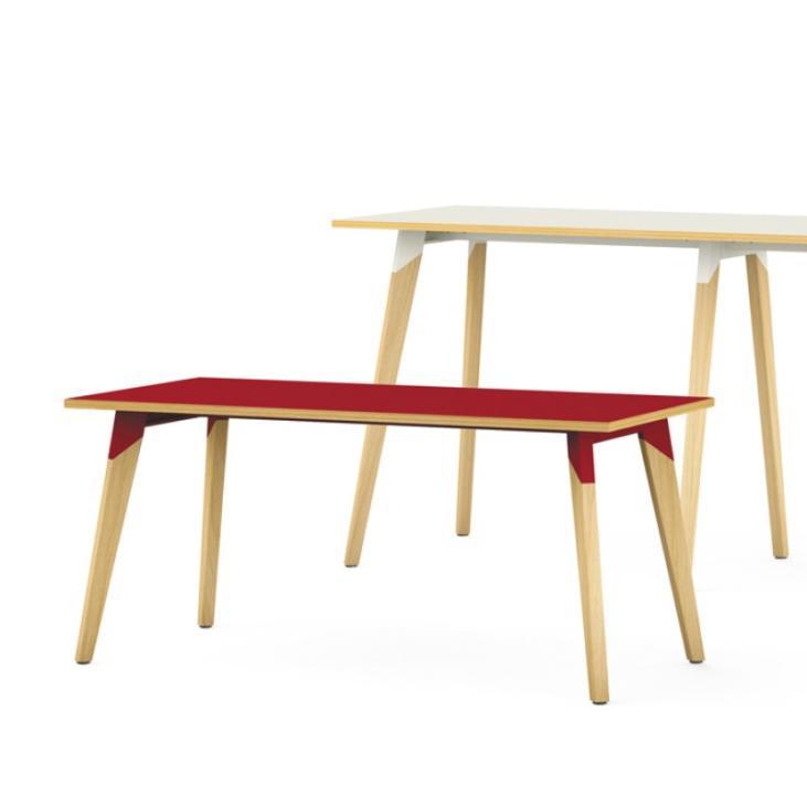 Table rectangle avec pieds en bois pour restauration, collectivité EVASION de EOL