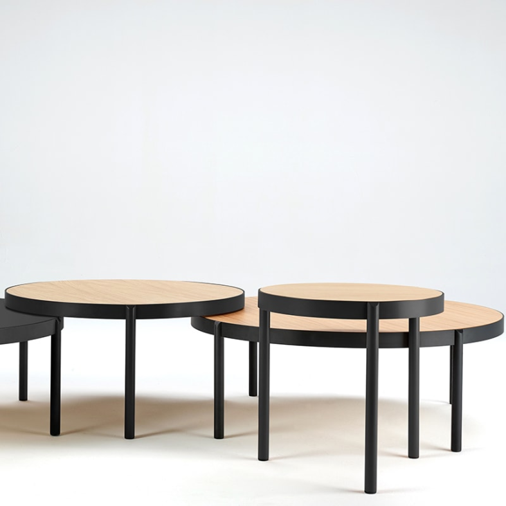 Tables basses design MARINA plateau en chêne pied métal noir
