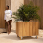 Pot indoor-outdoor rectangulaire en aluminium et bois VINEYARD avec roulettes